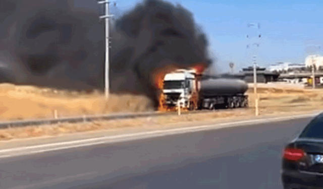 Gaziantep'te seyir halindeki tanker alev alev yandı