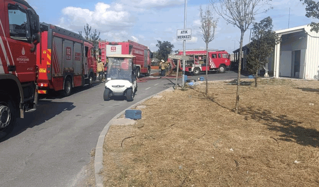 İstanbul Bakırköy'de hastane bahçesinde korkutan yangın