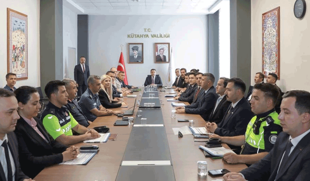 Kütahya Valisi Işın: "Uyuşturucu ve kaçakçılıkla mücadelemizi taviz vermeden sürdüreceğiz''