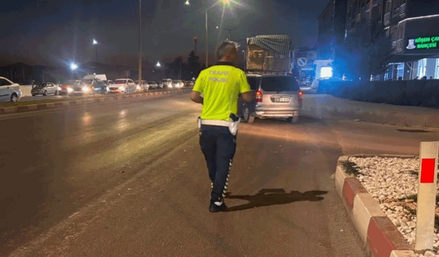 Kütahya'da direksiyon hakimiyetini kaybeden motosiklet sürücüsü hastanelik oldu