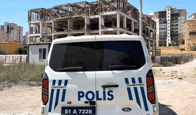 Niğde'de inşaattan düşen işçi yaralandı