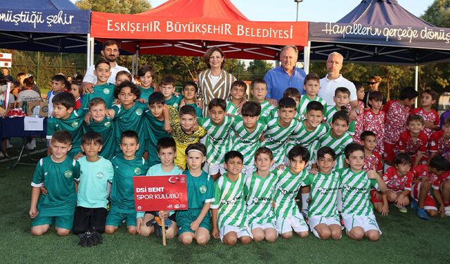 Başkan Ünlüce minik kramponların zafer coşkusuna ortak oldu