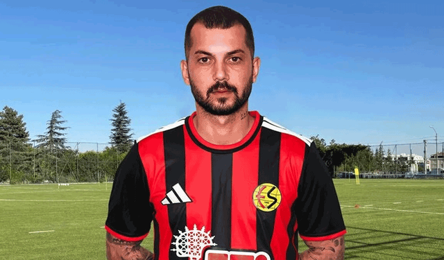 Beykan Şimşek’ten taraftara özür: “Tek suçlu biz futbolcularız!”