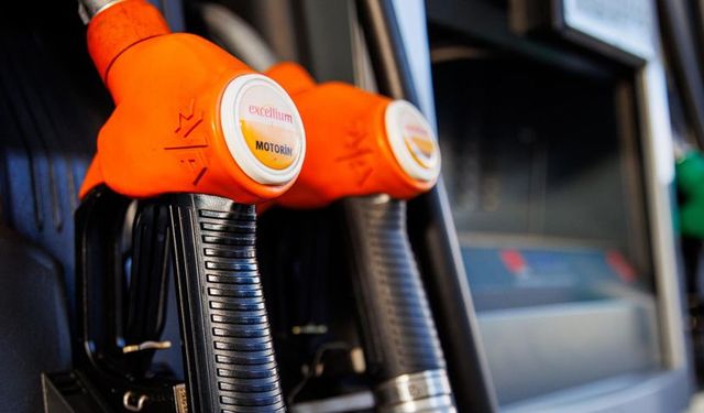 Çifte zam dalgası geliyor: Benzin ve motorinde yeni artış kapıda