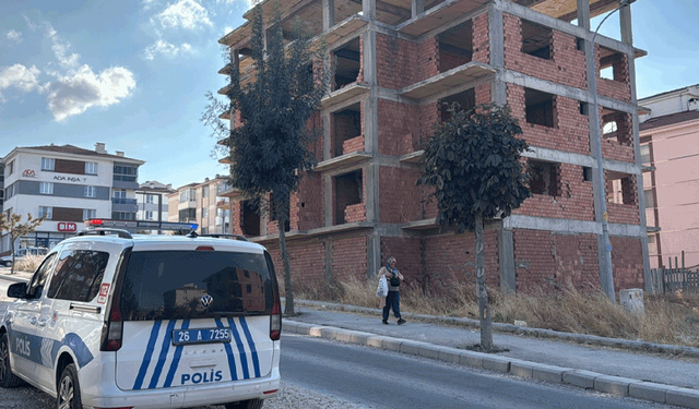 Eskişehir’de 4. kattan düşen şahıs ağır yaralandı