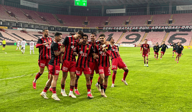 Eskişehirspor, Balıkesirspor karşısında farkı 3'e çıkardı