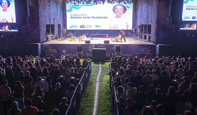 Porsuk’ta festival rüzgârı:  Kentpark sahnesi notalarla coştu!