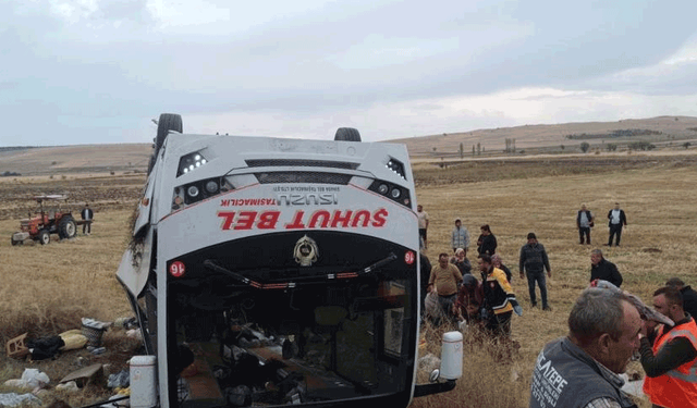 Afyon'da midibüs devrildi: 25 yaralı