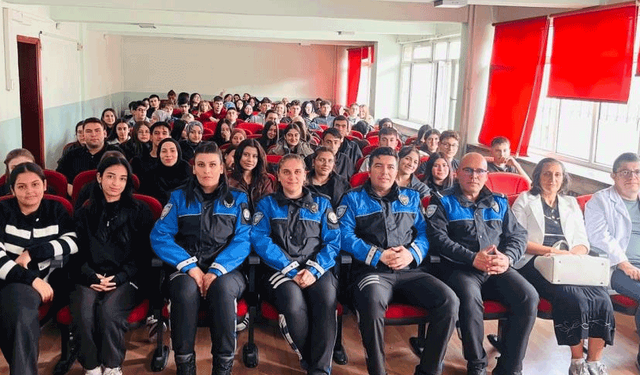 Afyon'da polisten öğrencilere yönelik güvenlik ve bilinçlendirme eğitimi