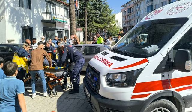 Afyonkarahisar’da kazada devrilen motosiklet sürücüsü yaralandı