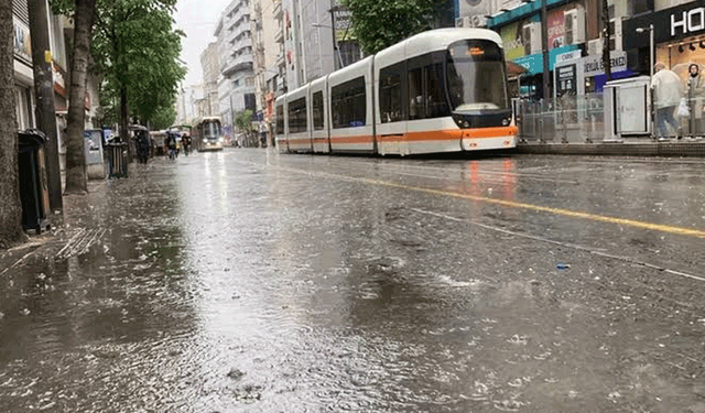 Eskişehir'de gök gürültülü sağanak yağış bekleniyor