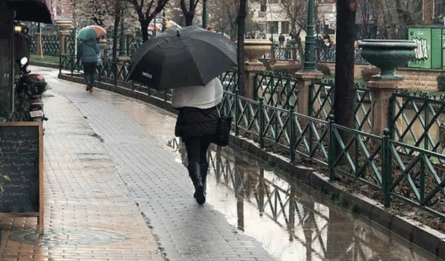 Eskişehir'de yağmur sürecek, sıcaklık 3 derece daha azalıyor