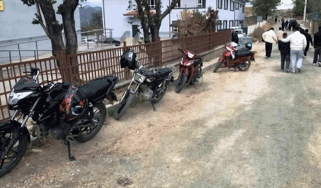 Kütahya Emet’te okul çevrelerinde sıkı denetim: Kuralsız motosikletler çekildi