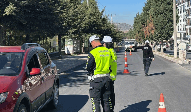 Kütahya Tavşanlı'da trafik polisinden denetimler