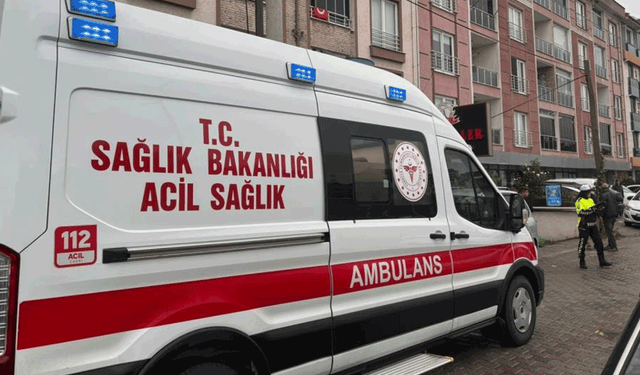 Kütahya Tavşanlı'da yayaya motosiklet çarptı: 2 yaralı
