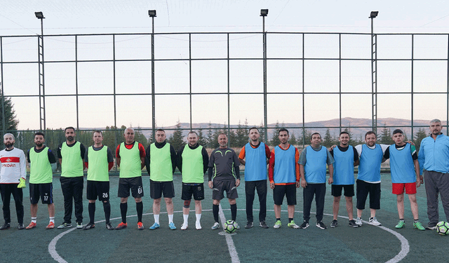 Tepebaşı'nda Cumhuriyet coşkusu sahaya futbol turnuvası ile taşındı