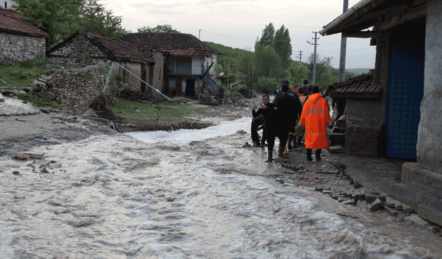 Eskişehir’de sel: Arama kurtarma ekipleri sevk edildi