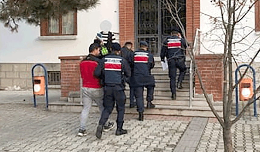 Eskişehir’de iki ilçeye dadanmışlardı! Emirdağ’da yakalandılar