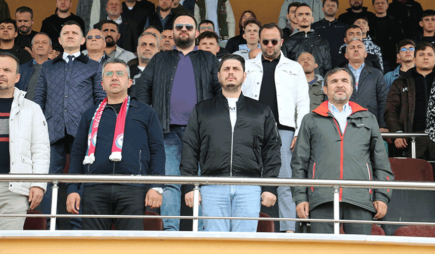 Eskişehirspor galibiyetin buruk sevinciyle döndü