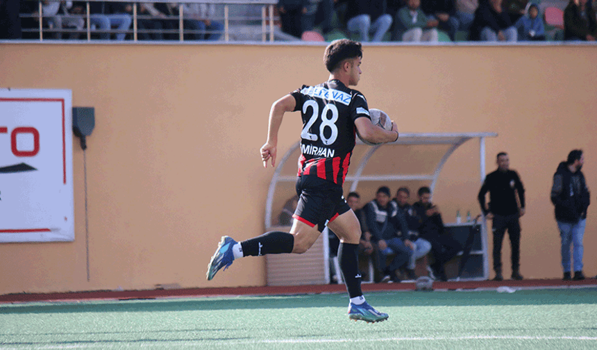 Eskişehirspor'da Emirhan beraberlik golüne imza attı
