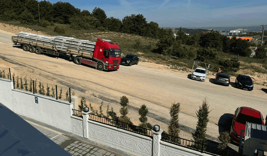 Bileik'te şehir içine girmesi yasak olan araçlar tehlike saçıyor
