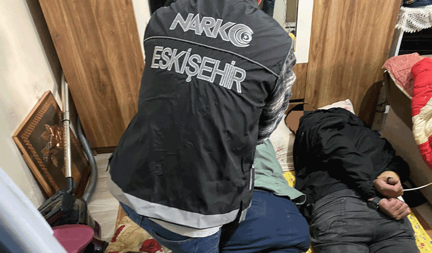 Eskişehir’de torbacılara baskında 7 tutuklama