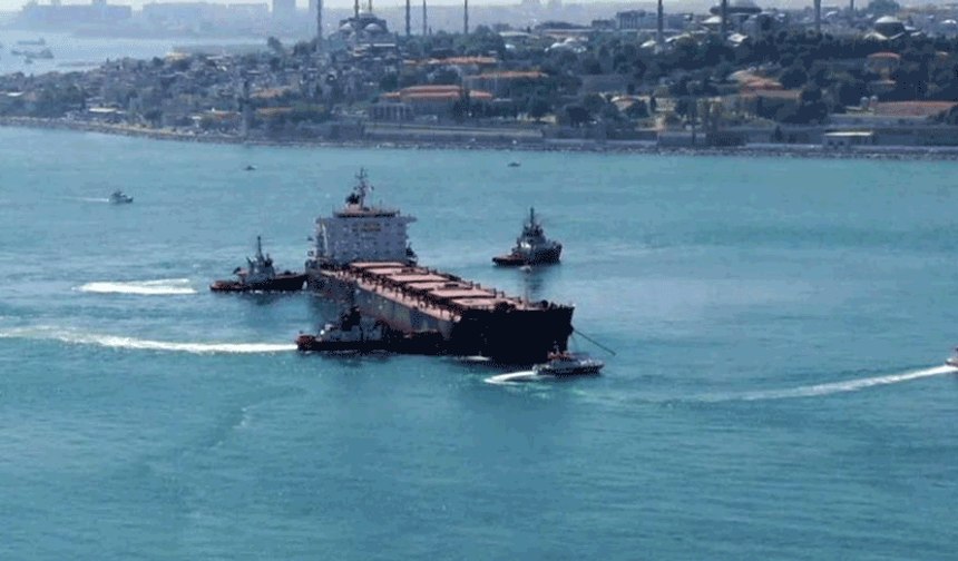 İstanbul'da gemi karaya oturdu