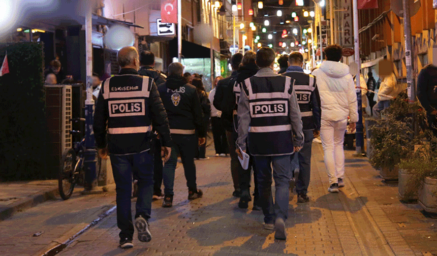 Eskişehir polisinden sıkı denetim: 447 kişiye sorgulama