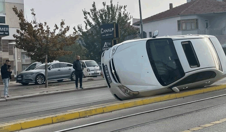 Eskişehir’de tramvay seferlerini aksatan kaza