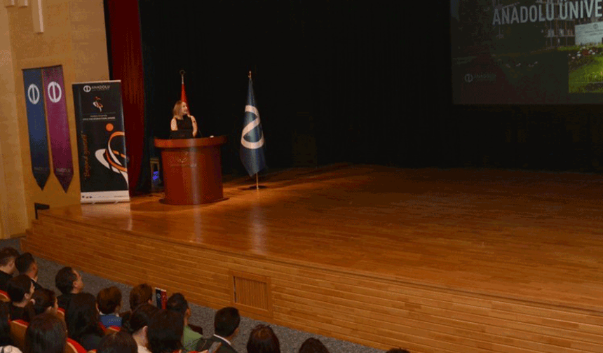 Uluslararası öğrenciler Anadolu Üniversitesi'nde buluştu