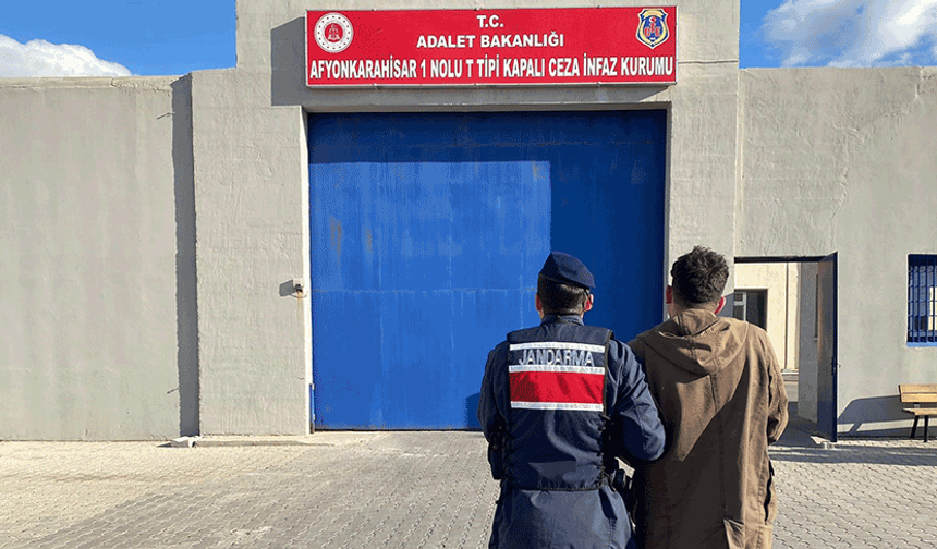 Afyon'da çeşitli suçlardan aranan şahsı JASAT yakaladı