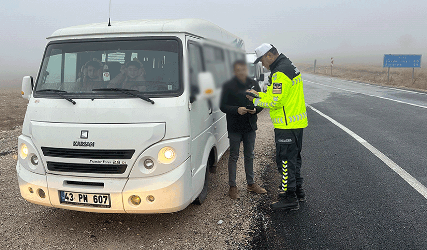 Kütahya'da jandarmadan okul servislerine özel denetim