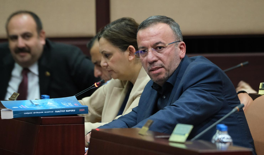 Sivri: Konser düzenlerken tasarruf genelgesi aklınıza gelmiyor