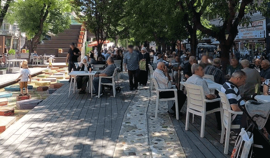 İkramiye yolda bitti, emekli bayramı evde geçirecek