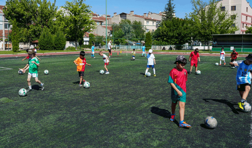Eskişehir Büyükşehir’den çocuklar için 7 farklı spor dalında eğitim fırsatı