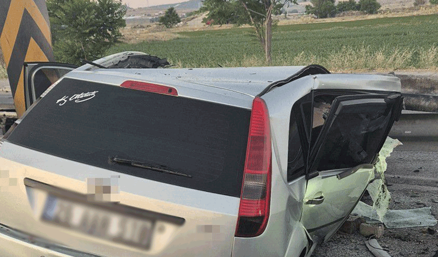 Eskişehir’de feci kaza: Otomobil hurdaya döndü