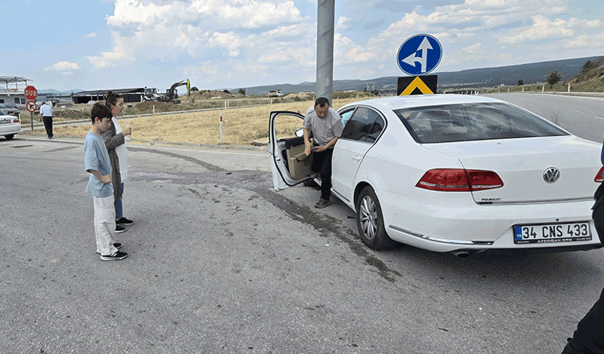Kütahya'da iki otomobil çarpıştı: 4 yaralı