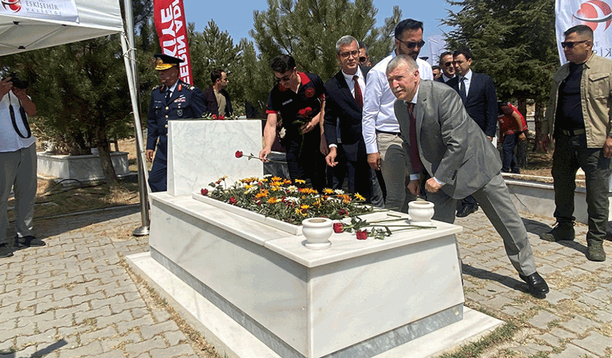 Şehit Fatih Dalgıç kabri başında dualarla anıldı