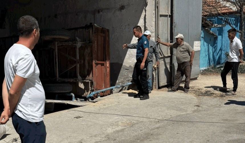 Eskişehir’de dengesini kaybeden işçi makineye düştü: Durumu ağır