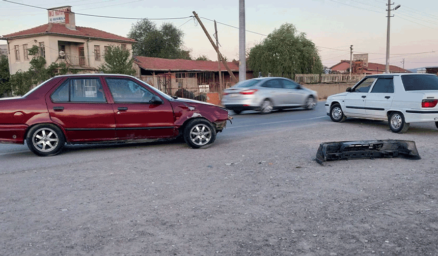 Kütahya'da otomobil ile motosiklet çarpıştı: 1 yaralı
