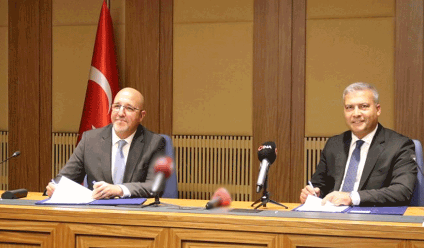 Anadolu Üniversitesi 111 bin 500 TL'lik rekor anlaşmaya imza attı