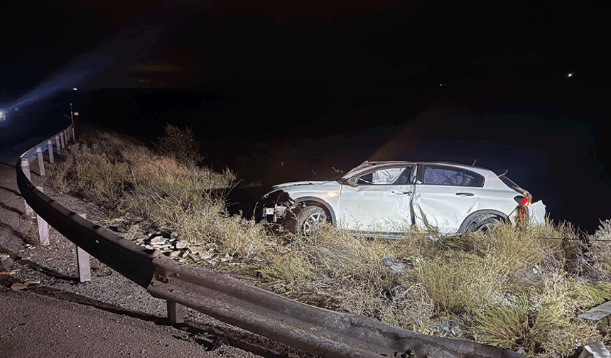 Afyonkarahisar'da takla atan otomobilde 4 kişi yaralandı