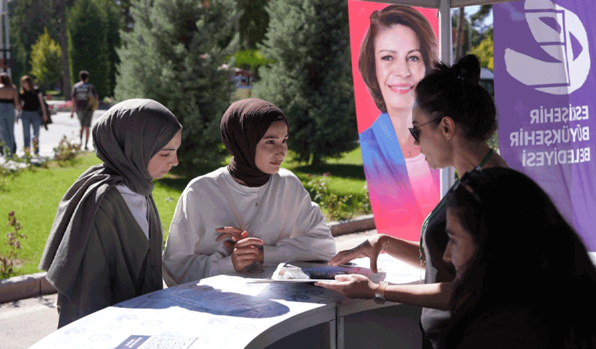Eskişehir Büyükşehir Belediyesi’nden üniversiteli gençlere sıcak karşılama