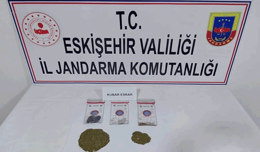 Eskişehir'de araçta yasaklı madde ele geçirildi