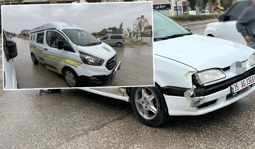 Tramvay yoluna girdi, araçlara çarptı! Eskişehir'de korku dolu anlar