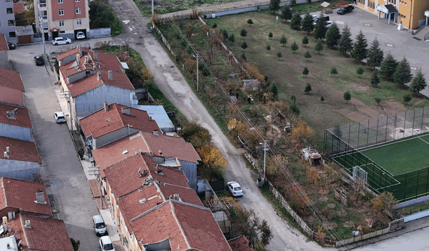 Eskişehir’de çöplüğü 15 Temmuz Şehitleri Fidanlığı'na çevirdi