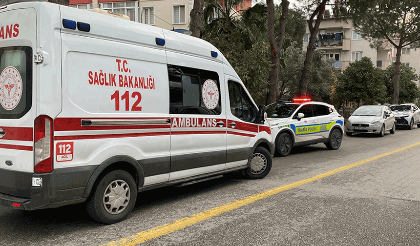 Aydın'da yaya geçidinden geçmeye çalıştı, otomobil çarptı: 1 yaralı