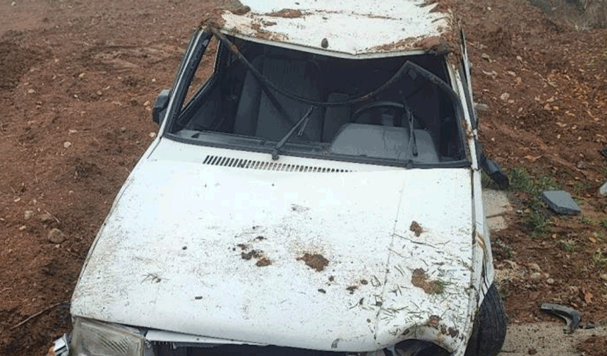Elazığ'da takla atan otomobilin sürücüsü yaralandı