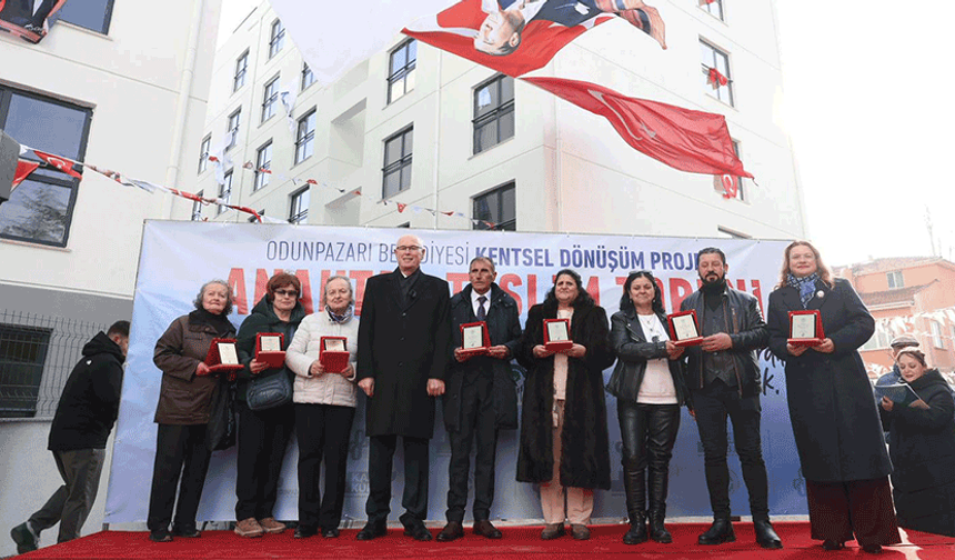 Karapınar’da anahtarlar teslim edildi! Kurt: “Bu proje örnek olsun!”