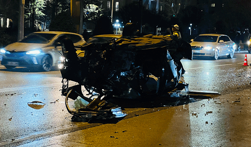 Konya'da ağaca çarpan otomobilden fırlayan yolcu kurtarılamadı